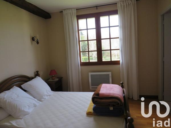 Maison 11 pièces de 260 m² à Lacrouzette (81210)