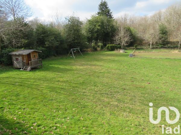 Maison 11 pièces de 260 m² à Lacrouzette (81210)