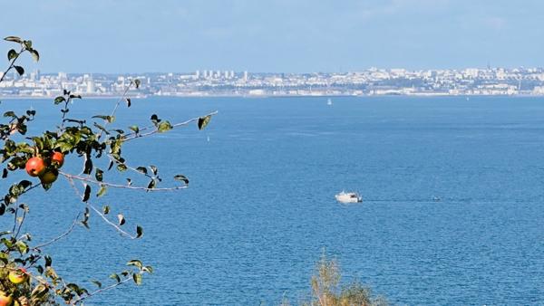 LANVEOC – Magnifique maison traditionnelle avec vue panoramique sur la rade de Brest, à proximité du port