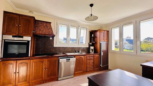 LANVEOC – Magnifique maison traditionnelle avec vue panoramique sur la rade de Brest, à proximité du port