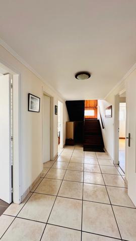 LANVEOC – Magnifique maison traditionnelle avec vue panoramique sur la rade de Brest, à proximité du port