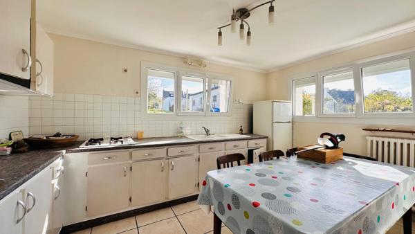 LANVEOC – Magnifique maison traditionnelle avec vue panoramique sur la rade de Brest, à proximité du port