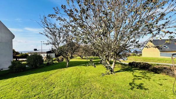 LANVEOC – Magnifique maison traditionnelle avec vue panoramique sur la rade de Brest, à proximité du port
