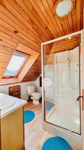 LANVEOC – Magnifique maison traditionnelle avec vue panoramique sur la rade de Brest, à proximité du port