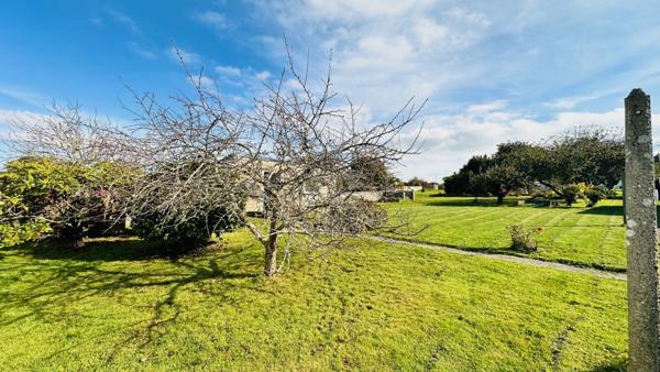 LANVEOC – Magnifique maison traditionnelle avec vue panoramique sur la rade de Brest, à proximité du port
