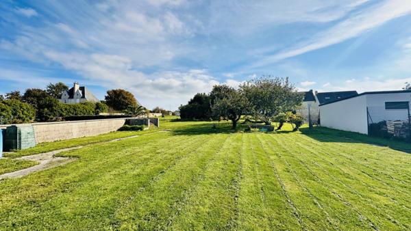 LANVEOC – Magnifique maison traditionnelle avec vue panoramique sur la rade de Brest, à proximité du port