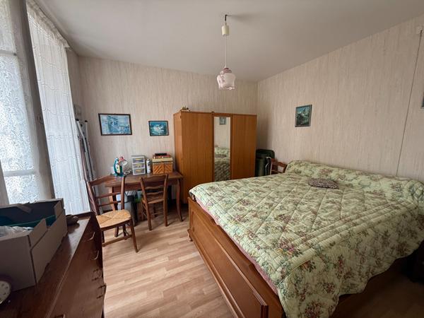 MAGNIFIQUE CORPS DE FERME SITUE ENTRE POITIERS ET PARTHENAY