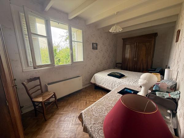 MAGNIFIQUE CORPS DE FERME SITUE ENTRE POITIERS ET PARTHENAY