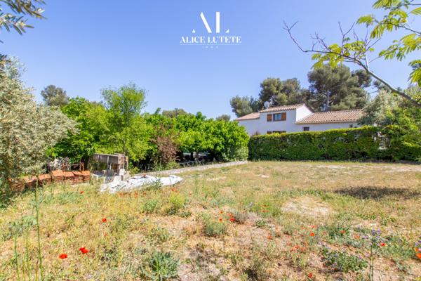 Marignane (13700) Terrain constructible de 900 m²