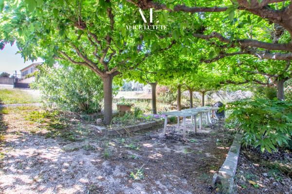 Marignane (13700) Terrain constructible de 900 m²