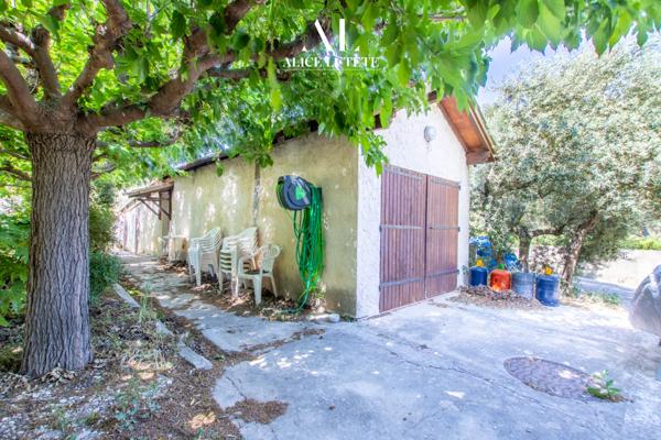 Marignane (13700) Terrain constructible de 900 m²