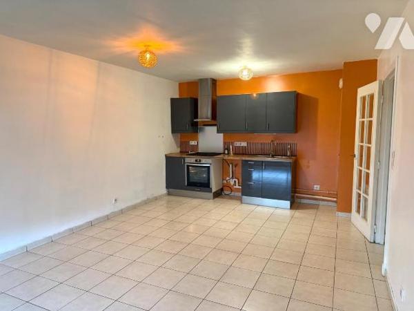 En exclusivité ! 
Appartement de 58,85 m2 situé au 1er étage avec ascenseur d'une belle réside...