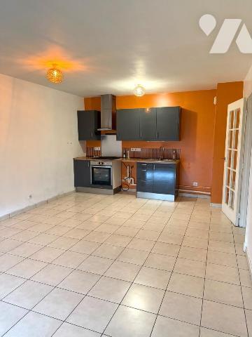 En exclusivité ! 
Appartement de 58,85 m2 situé au 1er étage avec ascenseur d'une belle réside...