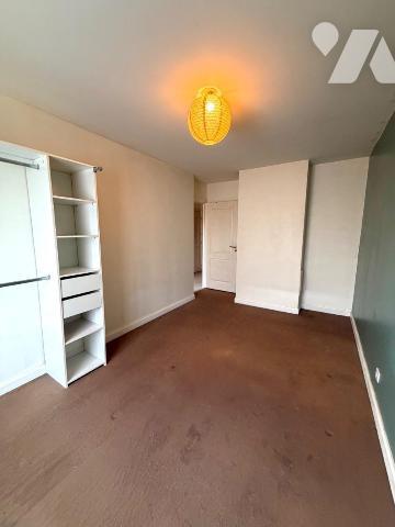 En exclusivité ! 
Appartement de 58,85 m2 situé au 1er étage avec ascenseur d'une belle réside...