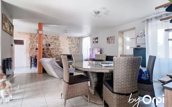 Maison à vendre    5 pièces •  Commentry