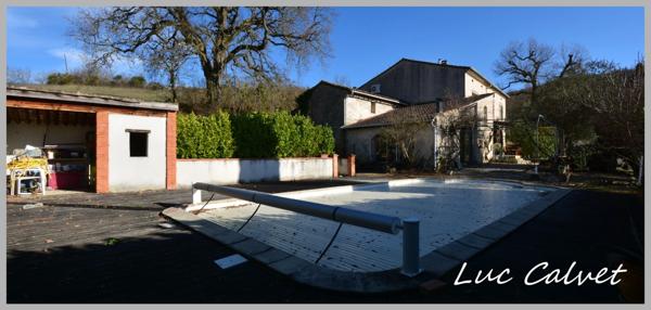 À vendre 425000€ : superbe maison de caractère 250m2 avec piscine et vue panoramique – Puylaurens