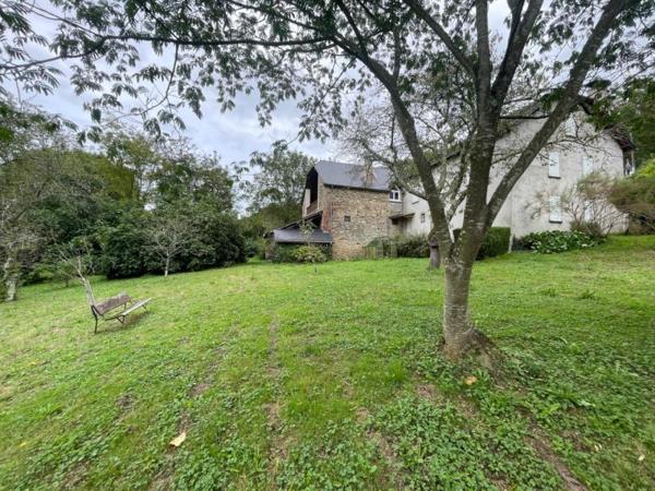 Maison - Oloron-sainte-marie - Réf.:205322 PROXIMITE OLORON - BEL ENSEMBLE COMPOSE D'UNE MAISON D'HABITATION + GRANGE RENOVEE + GRANGE ATTENANTE AVEC TERRAIN - (BAISSE DE PRIX)