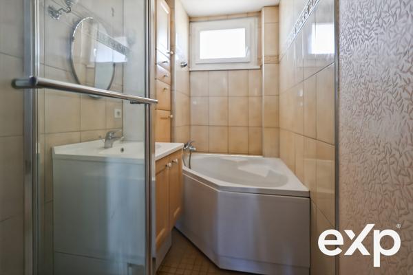 Appartement T4/5 avec vue dégagée – À rénover
