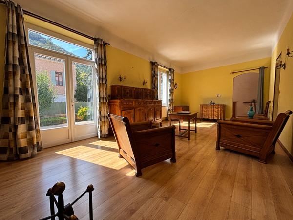 Exclusivité - Maison Sisteron Centre-ville 8 pièce(s) 227 m2