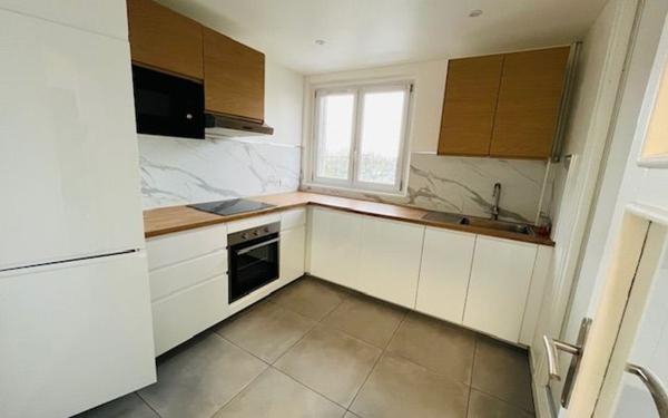 Appartement à louer    3 pièces • 75,59 m2 Laon