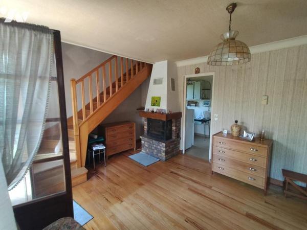 Sur la commune de Gagny (Seine Saint Denis) Maison de 4 pièces principales.