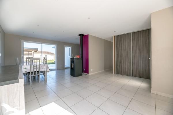 Maison à vendre |                                       Razac-sur-l'Isle |                                        5 pièces  |  104 m²