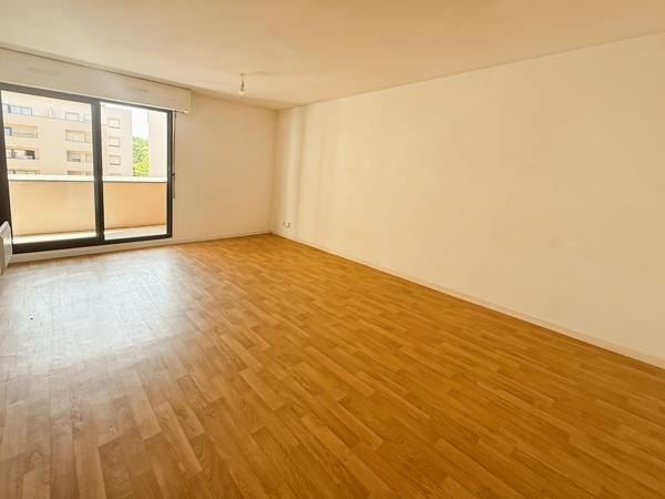 A vendre Appartement 3 pièces à Bordeaux (33000) - Quartier Ornano / CHU