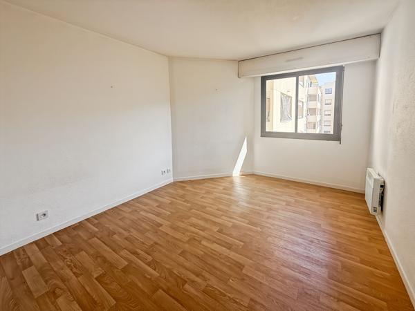 A vendre Appartement 3 pièces à Bordeaux (33000) - Quartier Ornano / CHU