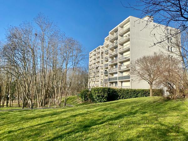 Appartement Cergy 4 pièce(s) 79.62 m2 €225 000 ** - Référence 11111
