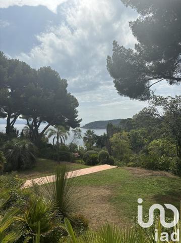 Demeure 5 pièces de 211 m² à Ceyreste (13600)