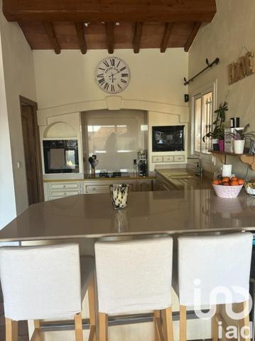 Demeure 5 pièces de 211 m² à Ceyreste (13600)