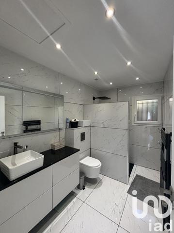 Demeure 5 pièces de 211 m² à Ceyreste (13600)