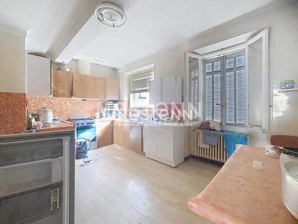 IMMEUBLE - 600M2 - LOCAUX - CENTRE VILLE - VALLAURIS