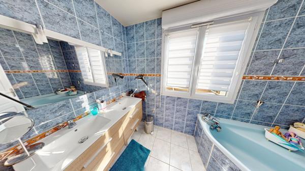 Frontignan (34110) Maison de ville Atypique T5, Jardin. FRONTIGNAN