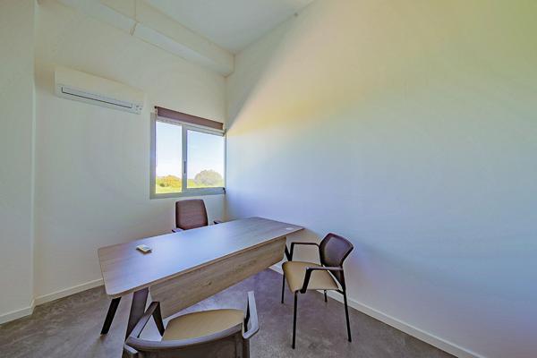 Location bureau Biguglia - 10 m² - 385 €/mois