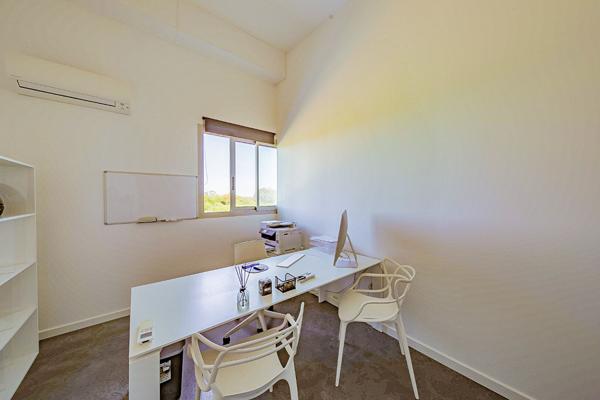 Location bureau Biguglia - 10 m² - 385 €/mois