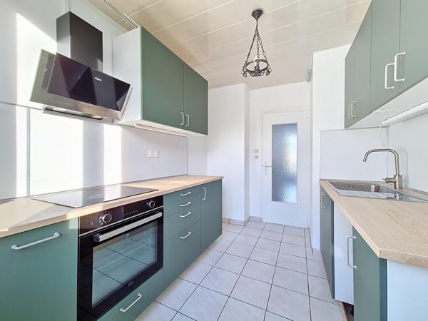 APPARTEMENT T4 - ETAGE ELEVE - VUE MONTAGNES - GARAGE BOX