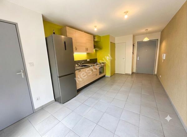 Location nue - Villeurbanne / Grandclément - Appartement T2 de 36,65 m² avec terrasse, jardin et garage