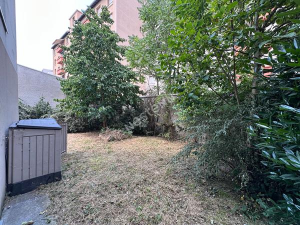 Location nue - Villeurbanne / Grandclément - Appartement T2 de 36,65 m² avec terrasse, jardin et garage