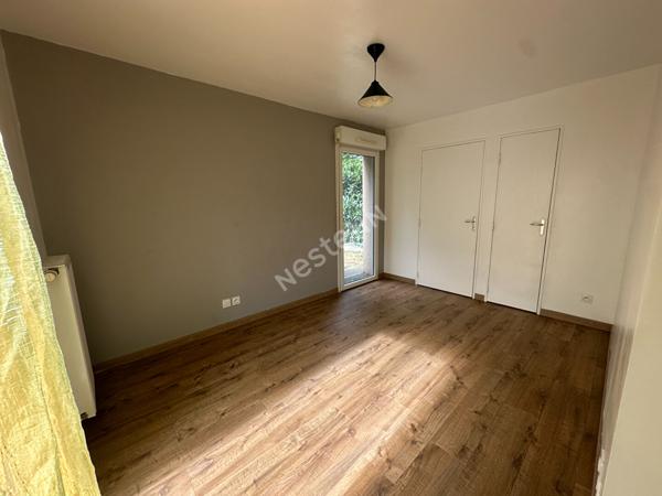 Location nue - Villeurbanne / Grandclément - Appartement T2 de 36,65 m² avec terrasse, jardin et garage