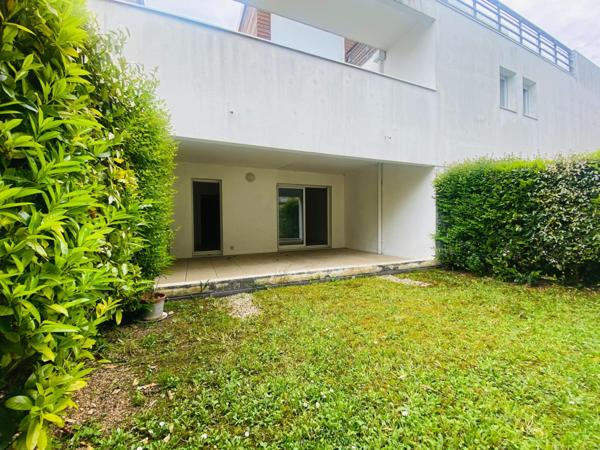 PERLE RARE EN PLEIN COEUR DE LA ROCHELLE A 5 MIN DE LA GARE UN APPARTEMENT AVEC TERRASSE ET JARDIN !