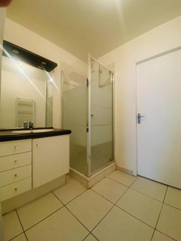 PERLE RARE EN PLEIN COEUR DE LA ROCHELLE A 5 MIN DE LA GARE UN APPARTEMENT AVEC TERRASSE ET JARDIN !