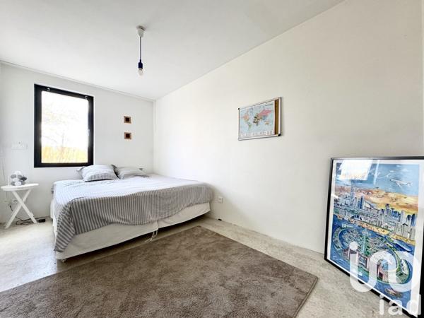 Maison d’architecte 5 pièces de 140 m² à Roussillon (84220)