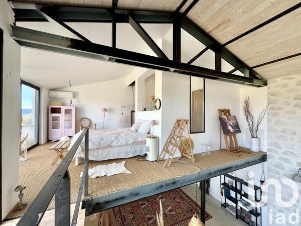 Maison d’architecte 5 pièces de 140 m² à Roussillon (84220)