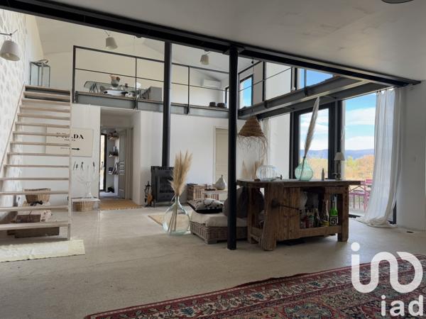 Maison d’architecte 5 pièces de 140 m² à Roussillon (84220)