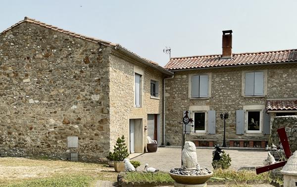 CORPS DE FERME DE 7 PIECES 180 m²