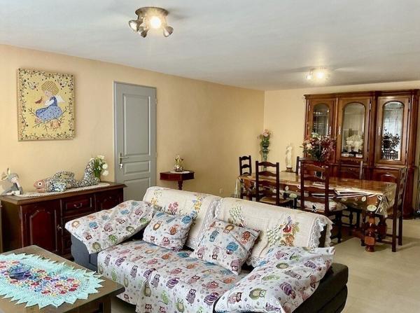 CORPS DE FERME DE 7 PIECES 180 m²