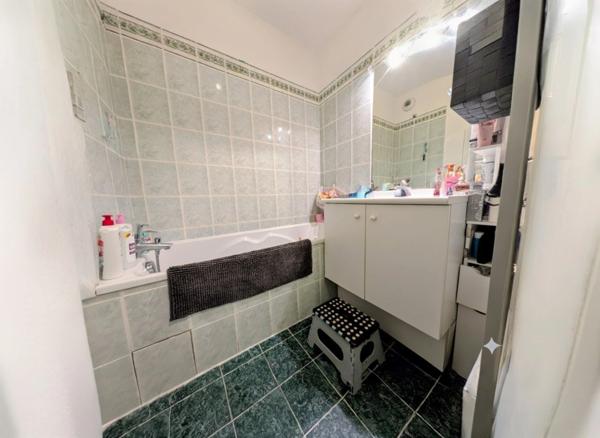 Appartement à vendre T2 avec balcon et parking sécurisé