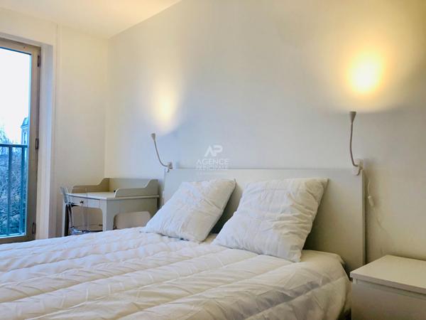 "Versailles Rive Droite" Superbe appartement meublé de 3 pièces de 89 m² avec balcon, cave et parking ! Loyer 2 200 €/mois charges comprises **  - Référence  16261