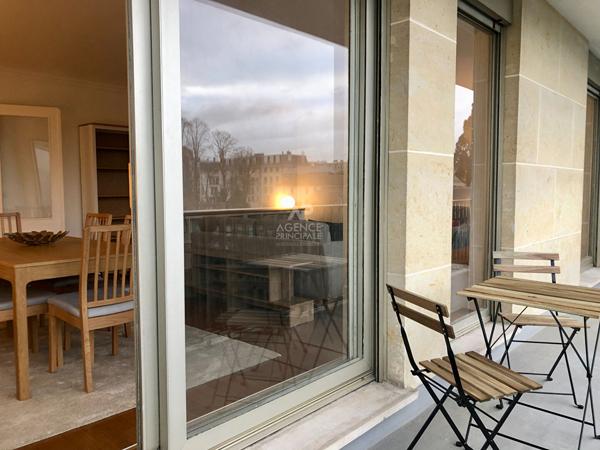"Versailles Rive Droite" Superbe appartement meublé de 3 pièces de 89 m² avec balcon, cave et parking ! Loyer 2 200 €/mois charges comprises **  - Référence  16261
